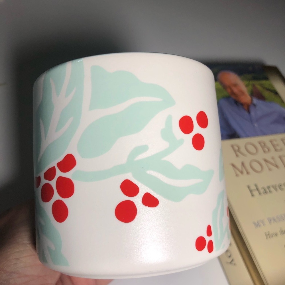 Starbucks Holiday Mug! 12OZ! - Picture 7 of 8